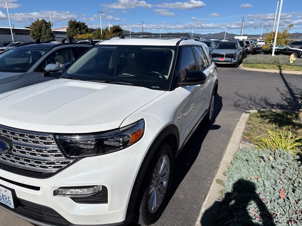 Used 2021 Ford Explorer Limited w/ Hybrid Equipment Group 310A AWD/4WD image 3