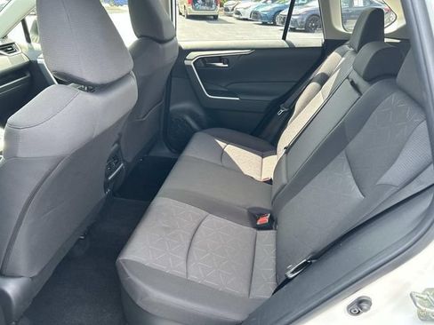 Used 2025 Toyota RAV4 XLE AWD/4WD image 19