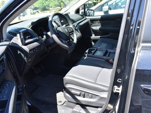 New 2026 Honda Odyssey Touring image 26