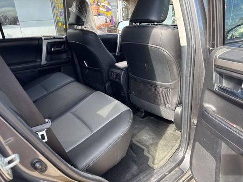 Used 2016 Toyota 4Runner SR5 image 42
