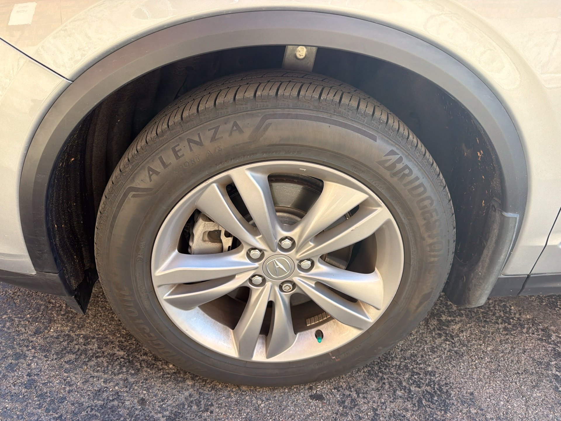 Used 2024 Acura MDX SH-AWD image 2