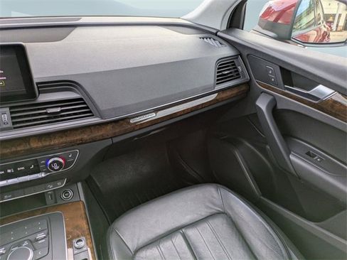 Used 2018 Audi Q5 2.0T Premium w/ Convenience Package image 18