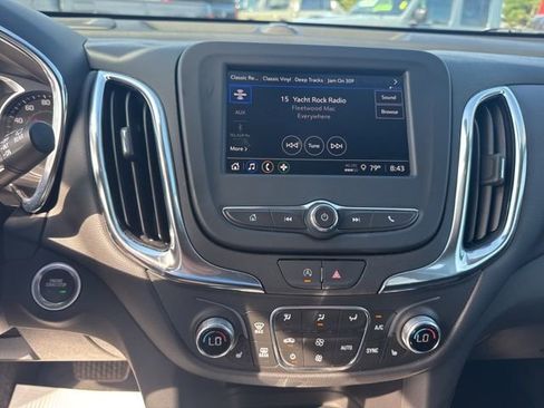 Used 2024 Chevrolet Equinox LT FWD image 15