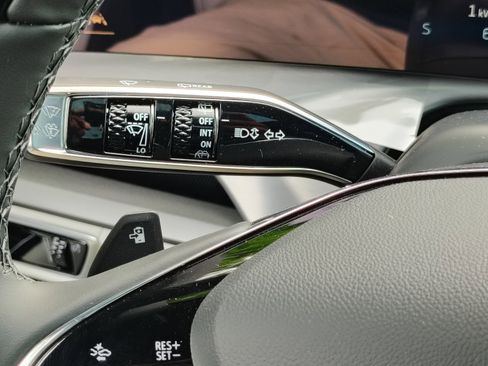 New 2026 Cadillac Vistiq Sport image 18