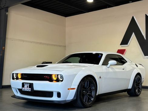 Used 2021 Dodge Challenger R/T Scat Pack RWD image 1