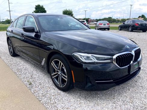 Used 2022 BMW 530i xDrive w/ Premium Package AWD/4WD image 4