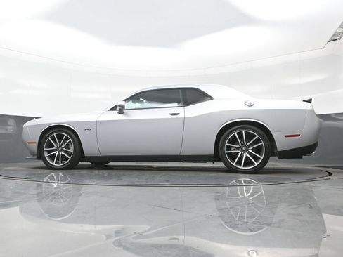 Used 2023 Dodge Challenger R/T RWD image 29