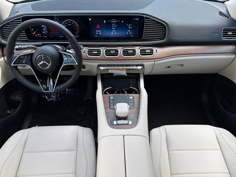 New 2026 Mercedes-Benz GLS 450 4MATIC image 12