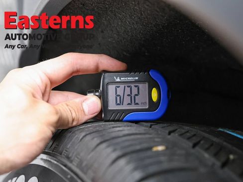 Used 2023 Ford Explorer XLT w/ Equipment Group 202A AWD/4WD image 28