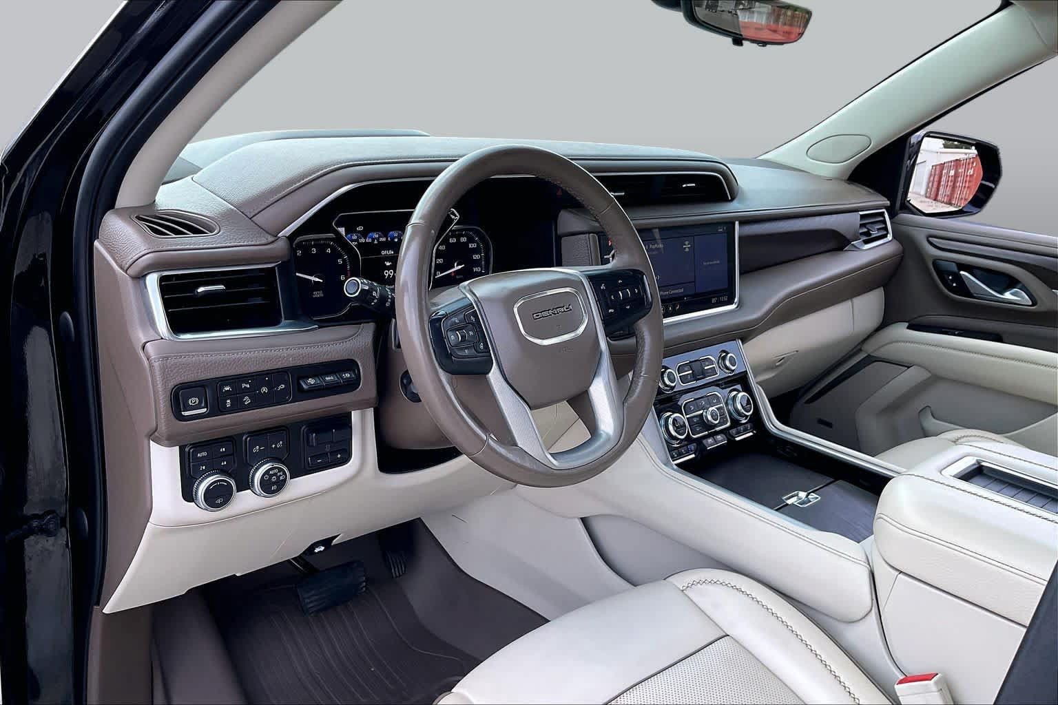 Used 2021 GMC Yukon Denali w/ Denali Ultimate Package AWD/4WD image 18