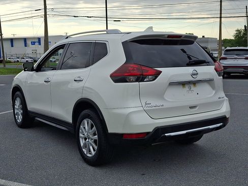 Used 2018 Nissan Rogue SV w/ Premium Package AWD/4WD image 4