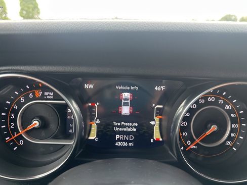 Used 2020 Jeep Gladiator Overland w/ Popular Equipment Package image 13