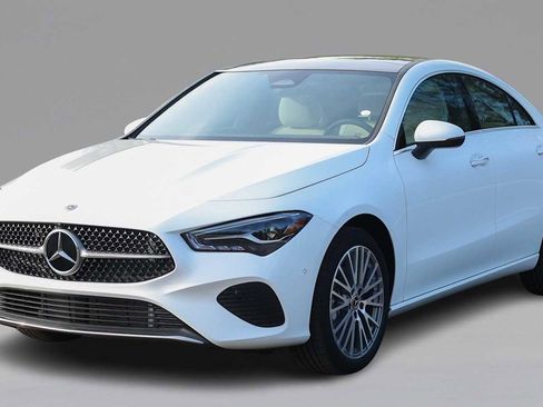 Used 2025 Mercedes-Benz CLA 250 4MATIC image 1
