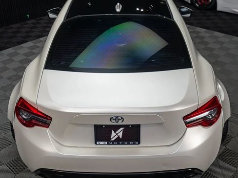 Used 2017 Toyota 86 RWD image 14