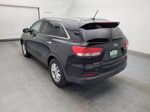 Used 2017 Kia Sorento LX image 5