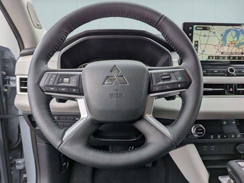New 2026 Mitsubishi Outlander SE AWD/4WD image 18