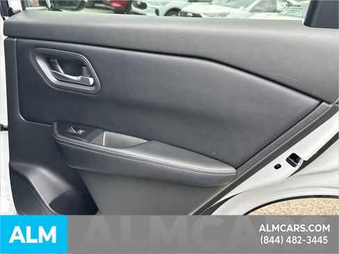 Used 2025 Nissan Rogue SV FWD image 20