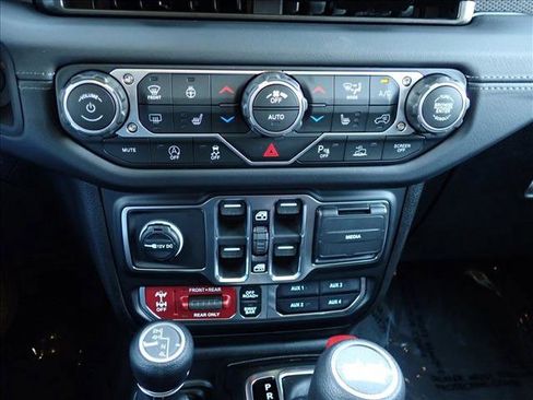 Used 2026 Jeep Wrangler Unlimited Rubicon w/ Safety Group AWD/4WD image 18