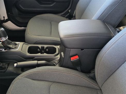 New 2025 Jeep Gladiator Sport image 8