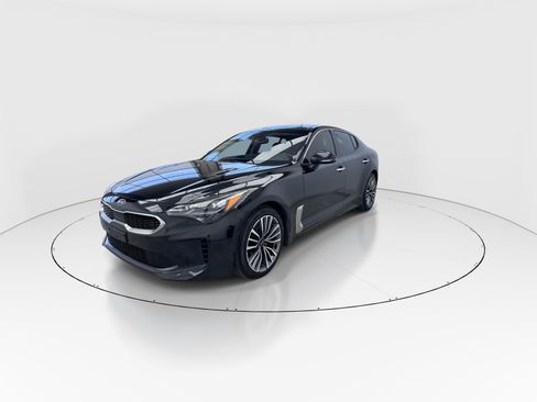 Used 2018 Kia Stinger Premium RWD image 4