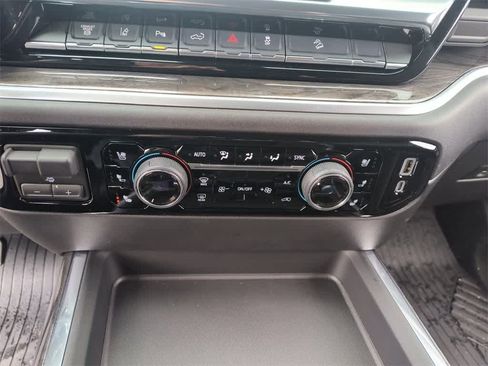 Used 2025 Chevrolet Silverado 3500 LTZ w/ LTZ Plus Package image 19