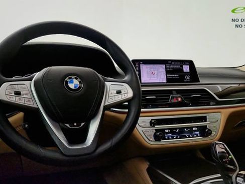 Used 2021 BMW 750i xDrive w/ Executive Package AWD/4WD image 59