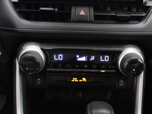 Used 2025 Toyota RAV4 XLE w/ Convenience Package FWD image 20