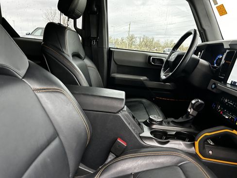 Used 2022 Ford Bronco Badlands image 13