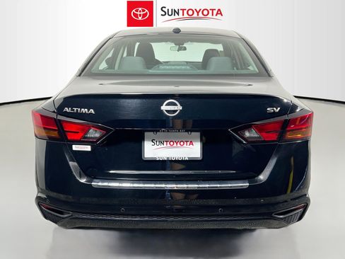 Used 2023 Nissan Altima 2.5 SV FWD image 5