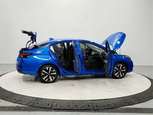 Used 2022 Nissan Versa SR w/ Convenience Package image 16