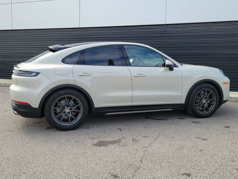 Certified 2025 Porsche Cayenne S AWD/4WD image 8