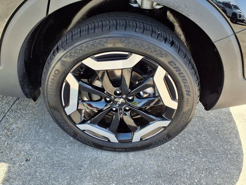 Used 2025 Kia Telluride S FWD image 11