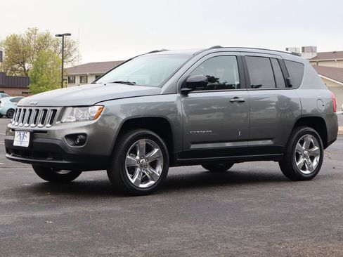 Used 2012 Jeep Compass Limited w/ Sun/Sound Group AWD/4WD image 11