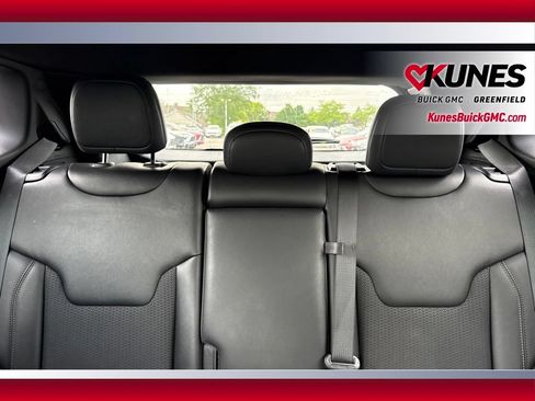 Used 2025 Jeep Compass Trailhawk AWD/4WD image 19