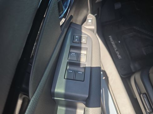 Used 2025 Honda Ridgeline Black Edition image 13