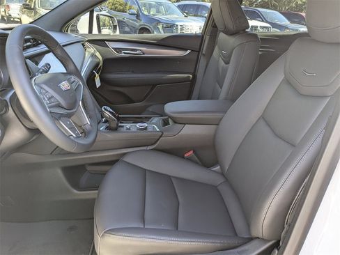 New 2026 Cadillac XT5 Luxury image 23