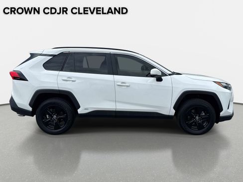Used 2023 Toyota RAV4 XLE AWD/4WD image 3