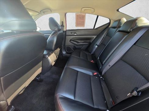 Used 2024 Nissan Altima 2.5 SR image 18