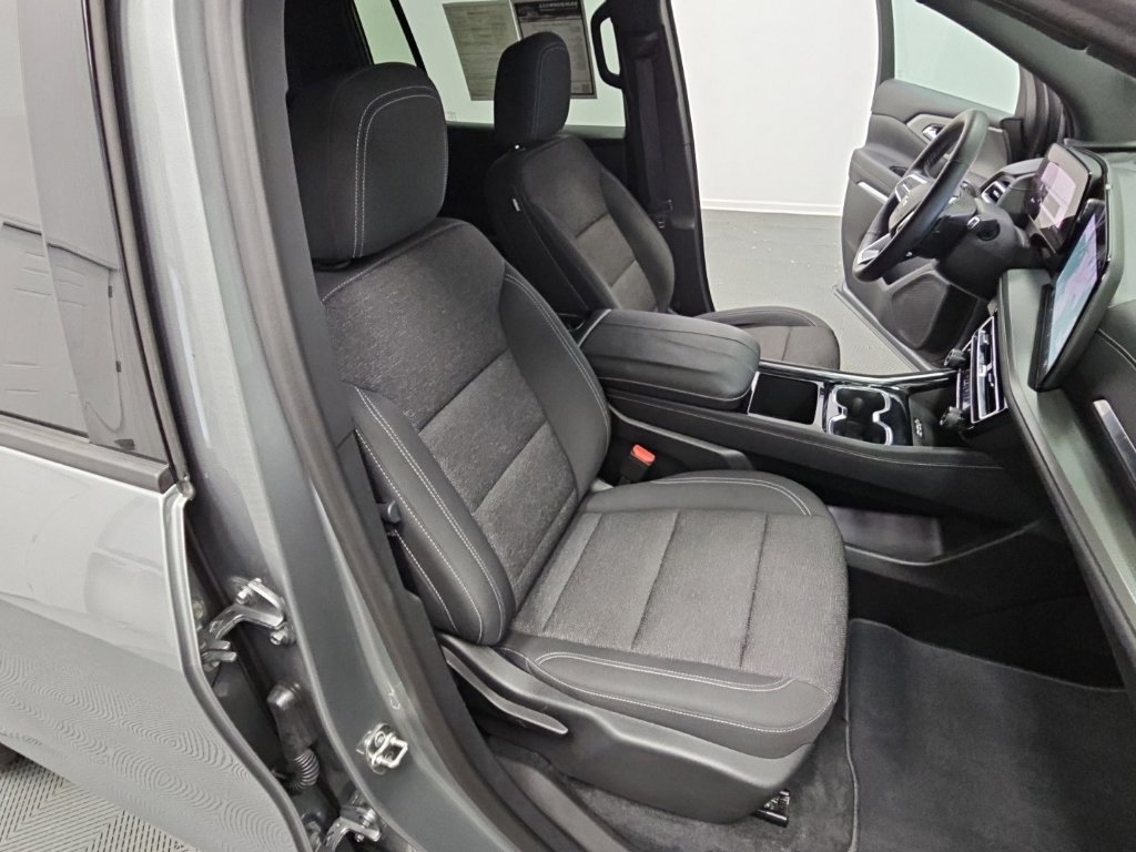 Certified 2026 Chevrolet Traverse LT FWD image 40