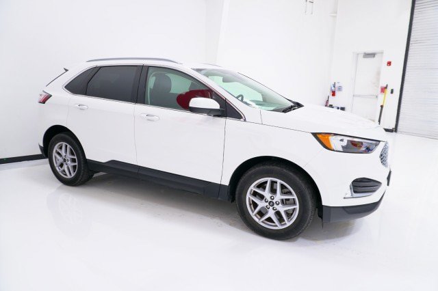 Certified 2024 Ford Edge SEL w/ Convenience Package AWD/4WD image 3