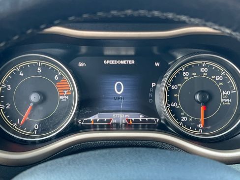 Used 2018 Jeep Cherokee Limited image 27