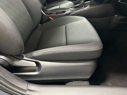 Used 2025 Toyota Corolla LE image 56