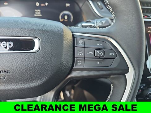 New 2025 Jeep Grand Cherokee Altitude image 18