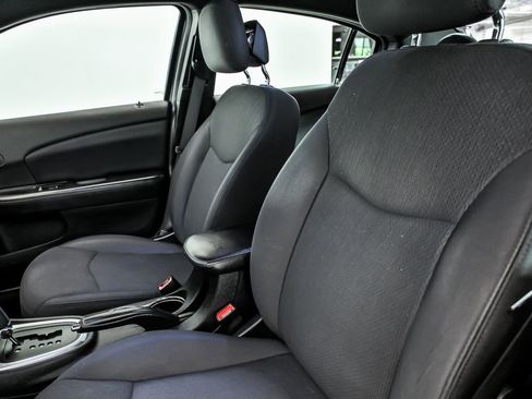 Used 2013 Chrysler 200 Touring FWD image 13
