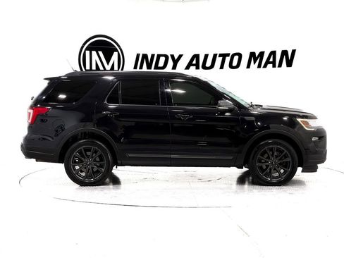 Used 2019 Ford Explorer XLT w/ Equipment Group 202A image 3