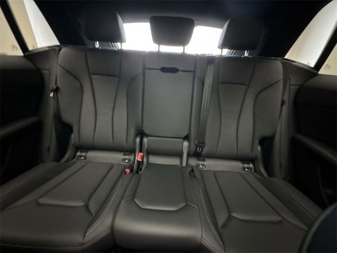 New 2025 Audi Q8 Premium image 23