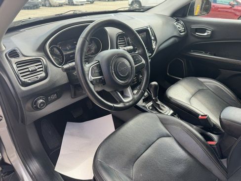 Used 2019 Jeep Compass Limited AWD/4WD image 10