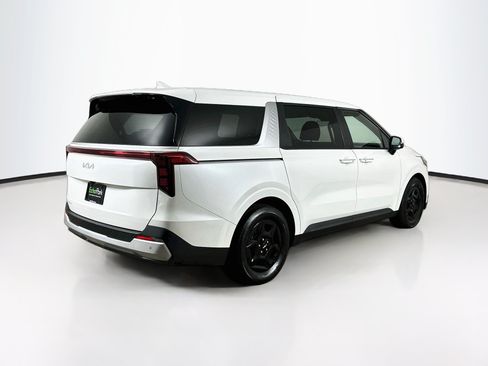 Used 2025 Kia Carnival FWD image 9