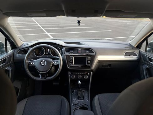 Used 2018 Volkswagen Tiguan S image 22