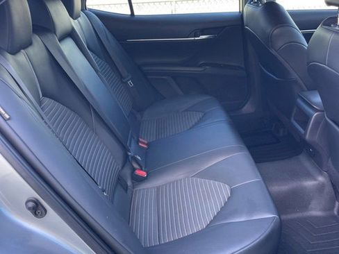 Used 2020 Toyota Camry SE image 6